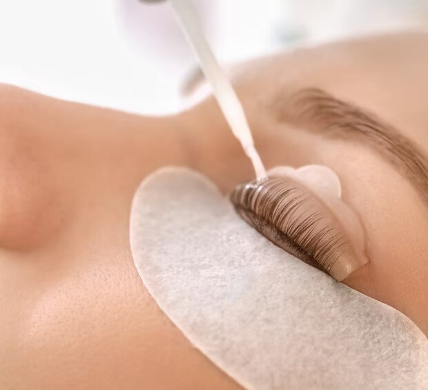 Rehaussement & teinture de cils